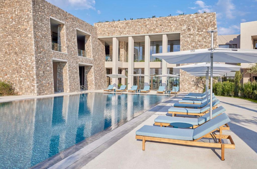 https://golftravelpeople.com/wp-content/uploads/2023/02/W-Costa-Navarino-Greece-Swimming-Pools-Leisure-Facilities-8.jpg