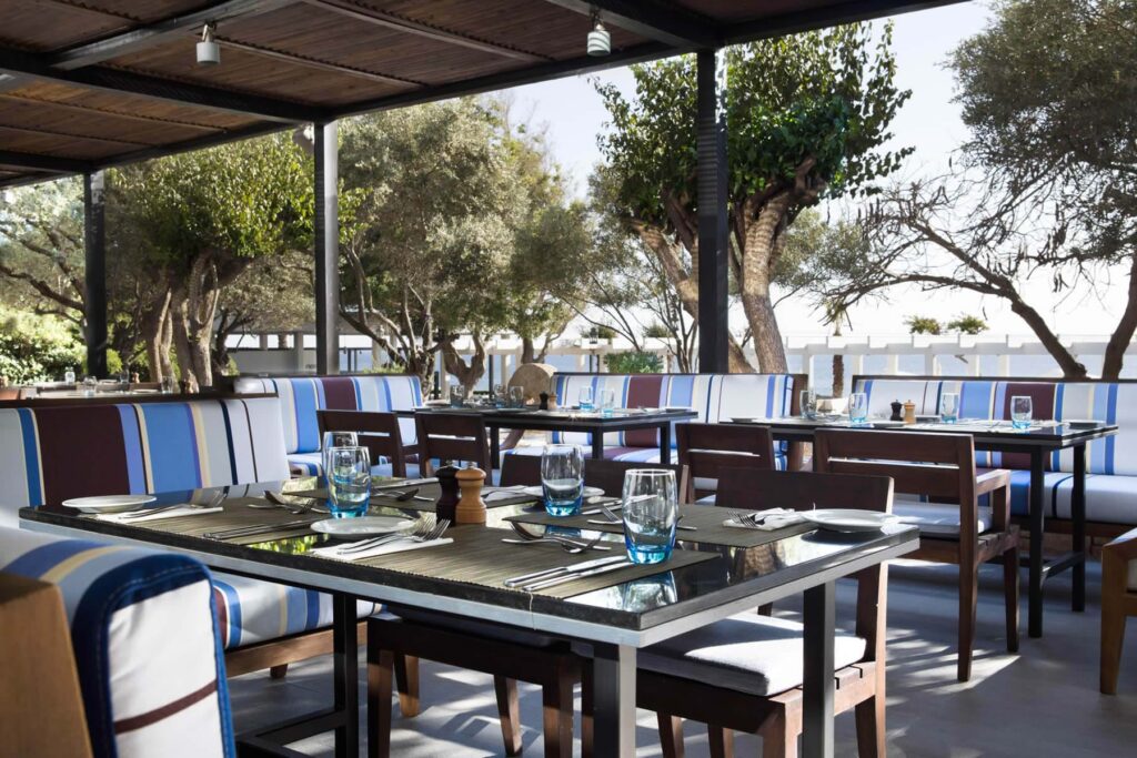 https://golftravelpeople.com/wp-content/uploads/2023/07/Almyra-Hotel-Paphos-Cyprus-Restaurants-and-Bars-3-1024x683.jpg