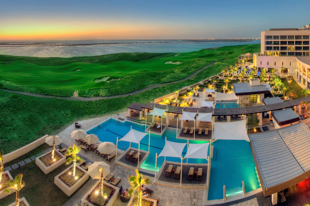 https://golftravelpeople.com/wp-content/uploads/2023/07/Crowne-Plaza-Abu-Dhabi-Yas-Island-8.jpg