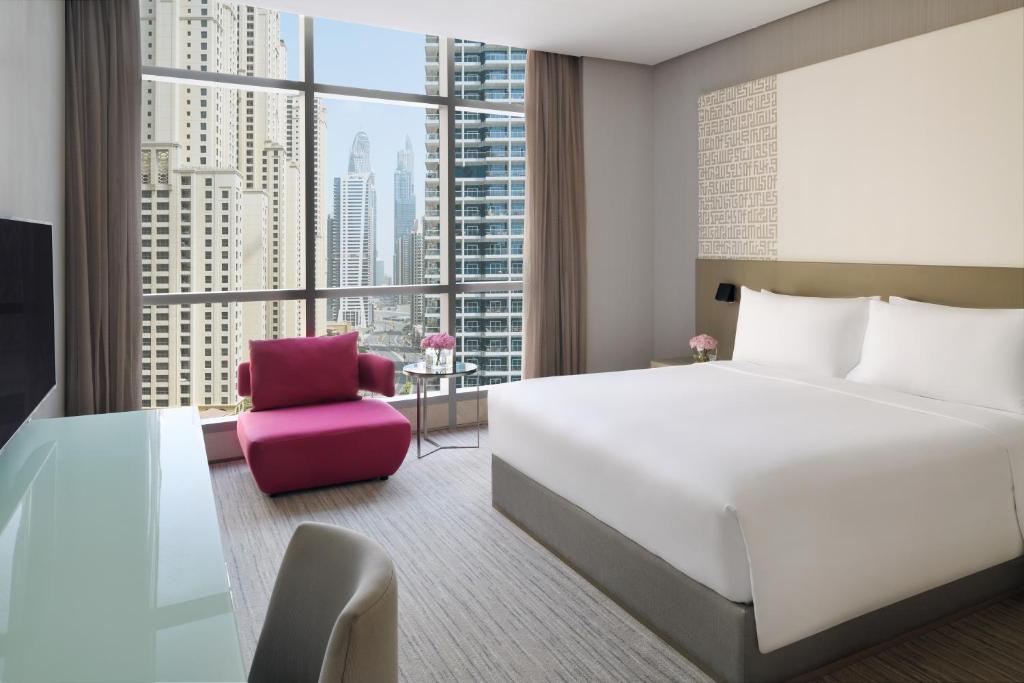 https://golftravelpeople.com/wp-content/uploads/2023/07/Dubai-Intercontinental-Hotel-Dubai-Marina-15.jpg