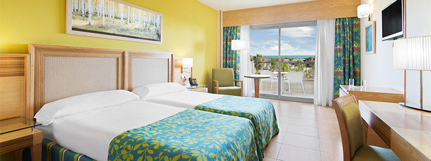 https://golftravelpeople.com/wp-content/uploads/2023/07/Elba-Costa-Ballena-Beach-and-Thalasso-Resort-Bedrooms-and-Suites-7.jpg