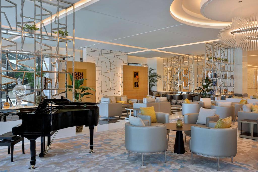 https://golftravelpeople.com/wp-content/uploads/2023/07/Hilton-Dubai-Palm-Jumeirah-10.jpg