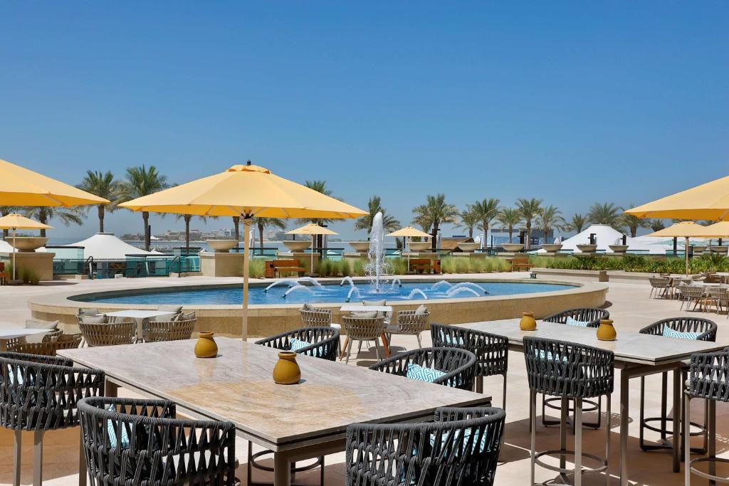https://golftravelpeople.com/wp-content/uploads/2023/07/Hilton-Dubai-Palm-Jumeirah-11.jpg