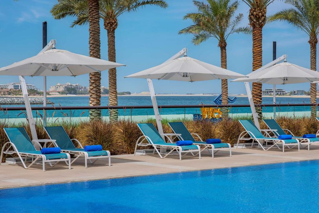 https://golftravelpeople.com/wp-content/uploads/2023/07/Hilton-Dubai-Palm-Jumeirah-15.jpg