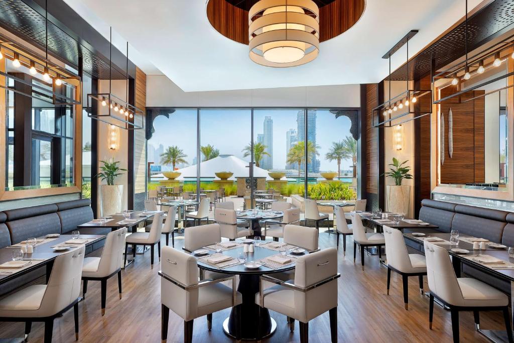 https://golftravelpeople.com/wp-content/uploads/2023/07/Hilton-Dubai-Palm-Jumeirah-26.jpg