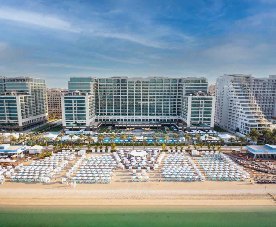 https://golftravelpeople.com/wp-content/uploads/2023/07/Hilton-Dubai-Palm-Jumeirah-45.jpg