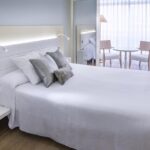 https://golftravelpeople.com/wp-content/uploads/2023/07/Hotel-Monica-Cambrils-Bedrooms-6-150x150.jpg