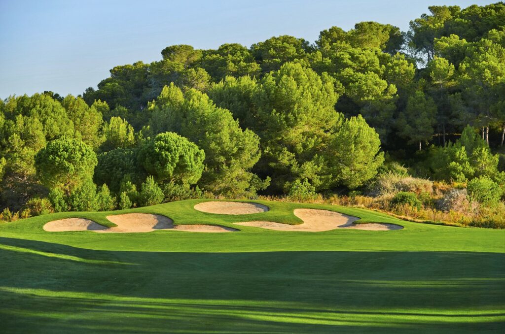 https://golftravelpeople.com/wp-content/uploads/2023/07/Infinitum-Hills-Golf-Course-Costa-Daurada-12-1024x678.jpg