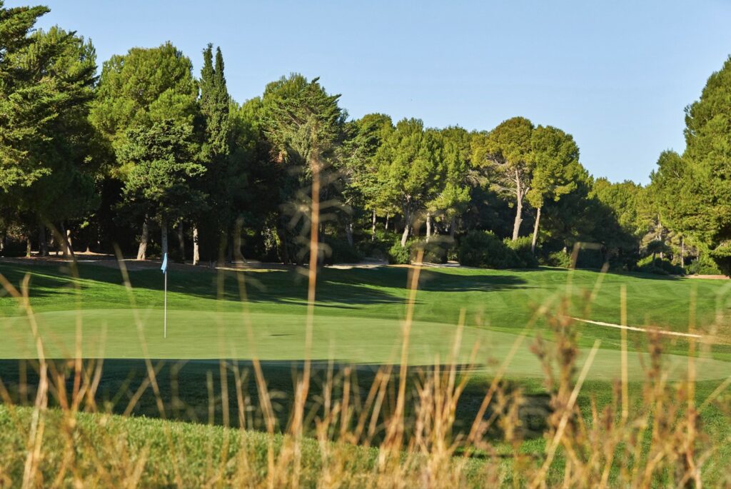 https://golftravelpeople.com/wp-content/uploads/2023/07/Infinitum-Hills-Golf-Course-Costa-Daurada-2-1024x685.jpg