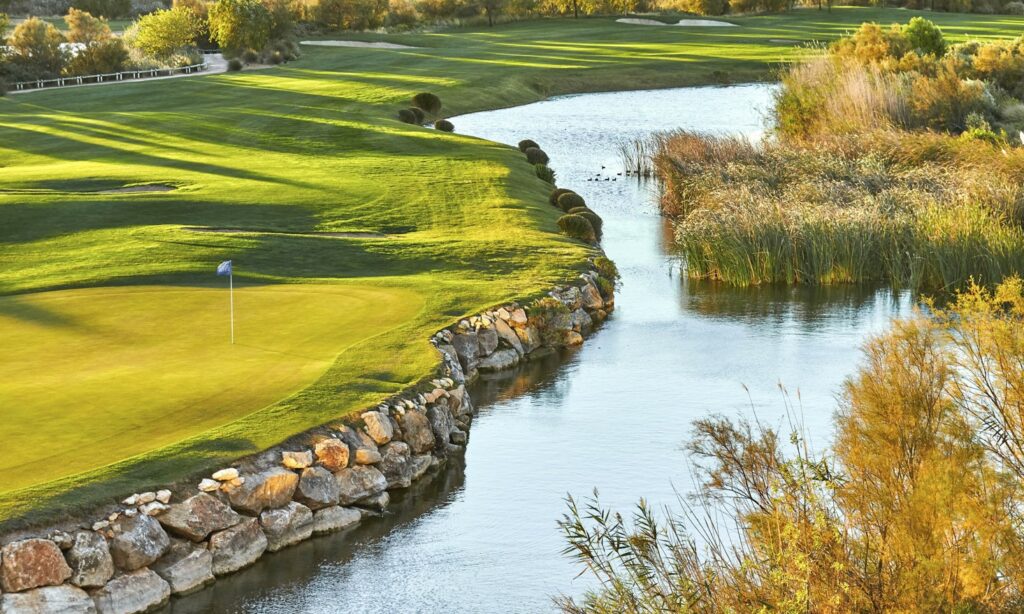 Infinitum Golf-Lakes Course