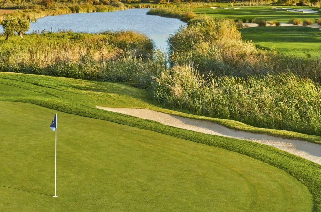 https://golftravelpeople.com/wp-content/uploads/2023/07/Infinitum-Lakes-Golf-Course-Costa-Daurada-9-1024x676.jpg