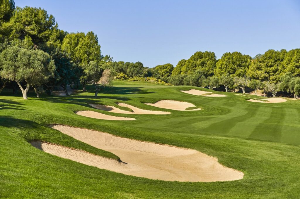 https://golftravelpeople.com/wp-content/uploads/2023/07/Infinitum-Ruins-Golf-Course-Costa-Daurada-8-1024x681.jpg
