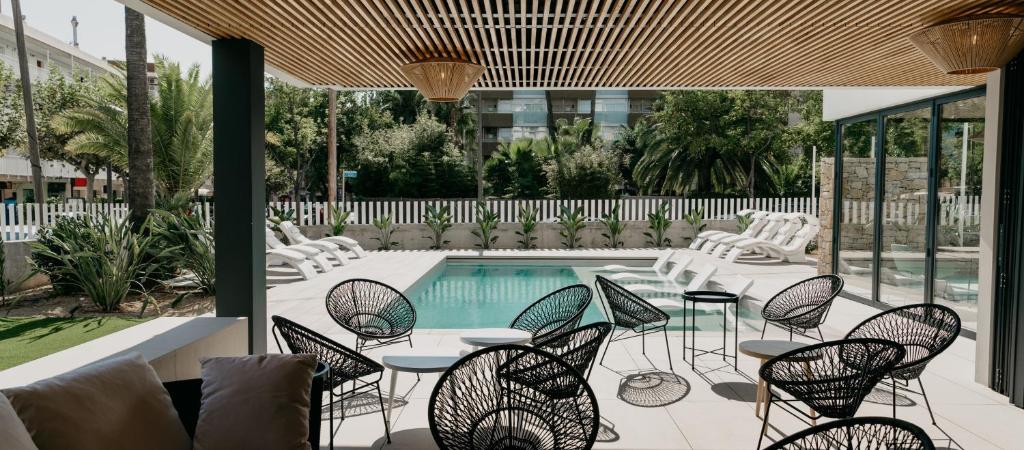 Instants Boutique Hotel 4*