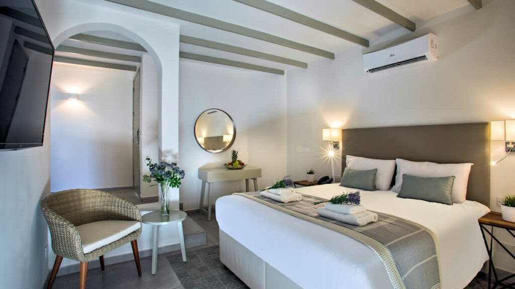 https://golftravelpeople.com/wp-content/uploads/2023/07/Leonardo-Plaza-Cypria-Maris-Beach-Paphos-Cyprus-Bedrooms-and-Suites-6-1024x576.jpg