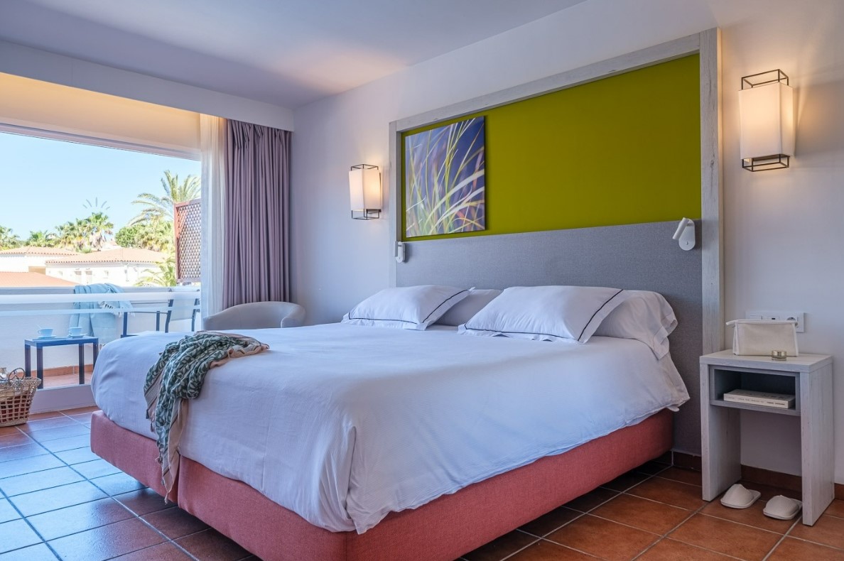Hotel Oassium at Estival Park 4*