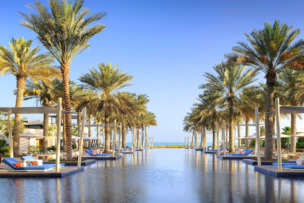 https://golftravelpeople.com/wp-content/uploads/2023/07/Park-Hyatt-Abu-Dhabi-Hotel-Villas-10.jpg