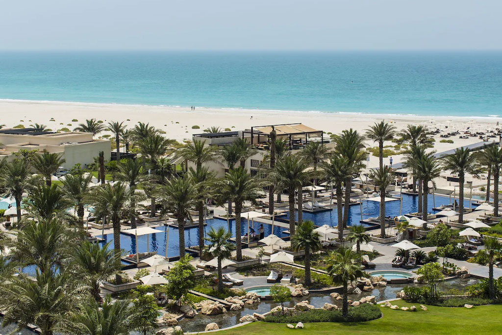 https://golftravelpeople.com/wp-content/uploads/2023/07/Park-Hyatt-Abu-Dhabi-Hotel-Villas-13.jpg