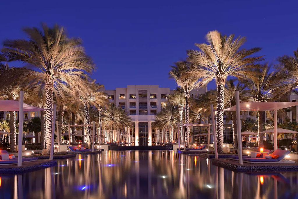 https://golftravelpeople.com/wp-content/uploads/2023/07/Park-Hyatt-Abu-Dhabi-Hotel-Villas-9.jpg