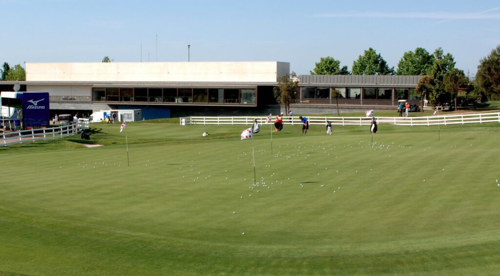 https://golftravelpeople.com/wp-content/uploads/2023/07/Real-Club-de-Golf-el-Prat-Barcelona-27-1024x566.jpg