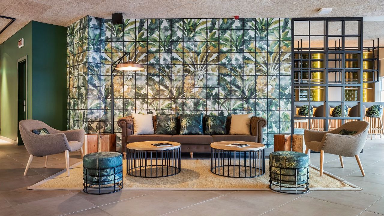 The Patio Suite Hotel 4*