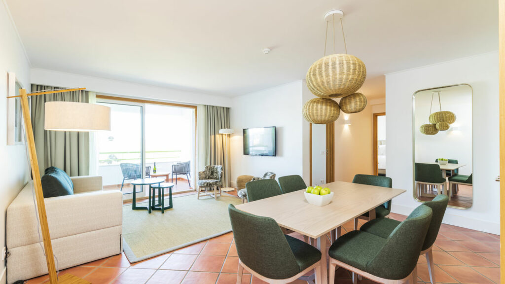 https://golftravelpeople.com/wp-content/uploads/2024/04/Patio-Suite-Hotel-Albufeira-Algarve-Portugal-Bedrooms-Apartments-Suites-22-1024x576.jpg