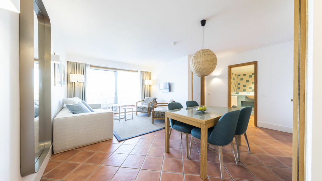 https://golftravelpeople.com/wp-content/uploads/2024/04/Patio-Suite-Hotel-Albufeira-Algarve-Portugal-Bedrooms-Apartments-Suites-3-1024x576.jpg