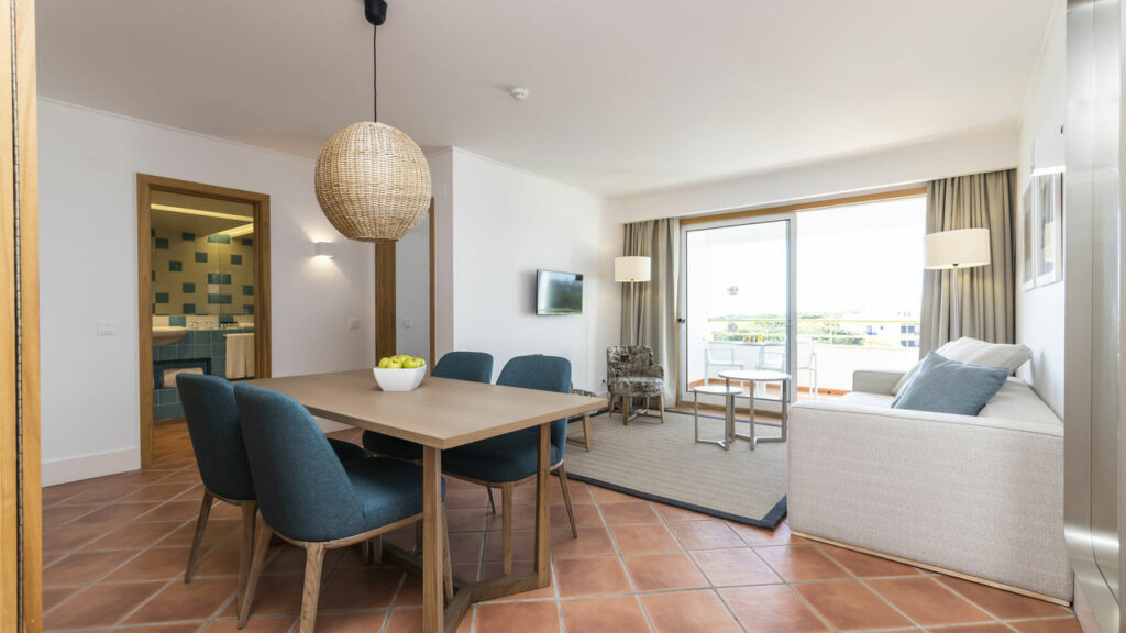https://golftravelpeople.com/wp-content/uploads/2024/04/Patio-Suite-Hotel-Albufeira-Algarve-Portugal-Bedrooms-Apartments-Suites-9-1024x576.jpg
