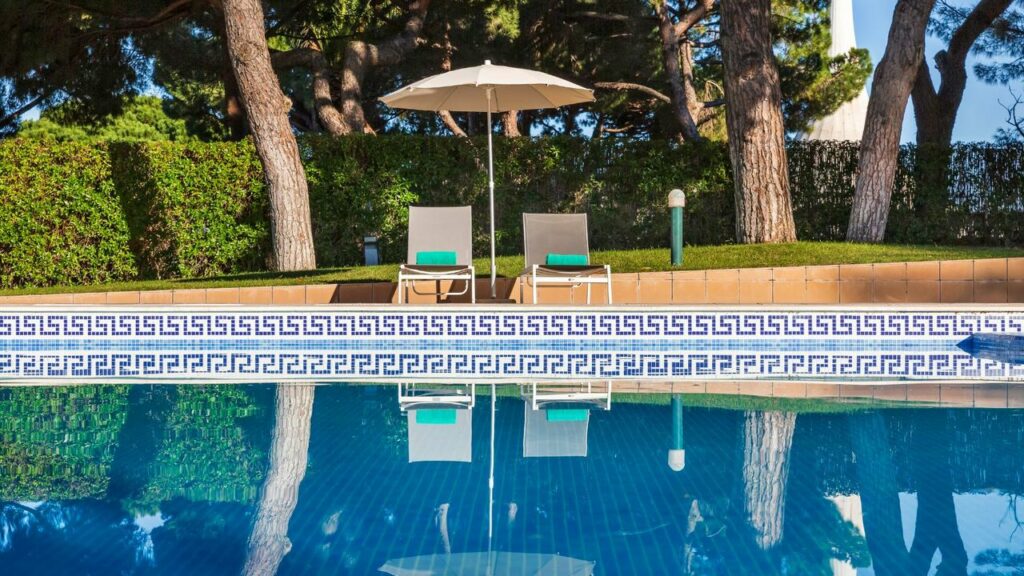 https://golftravelpeople.com/wp-content/uploads/2024/04/Patio-Suite-Hotel-Albufeira-Algarve-Portugal-Swimming-Pools-Leisure-Facilities-2-1024x576.jpg