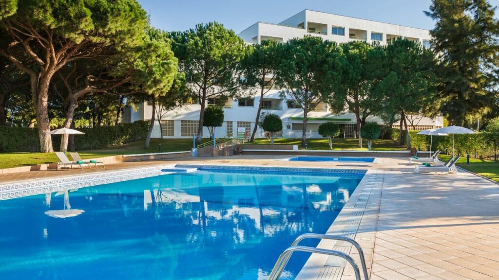 https://golftravelpeople.com/wp-content/uploads/2024/04/Patio-Suite-Hotel-Albufeira-Algarve-Portugal-Swimming-Pools-Leisure-Facilities-5-1024x576.jpg