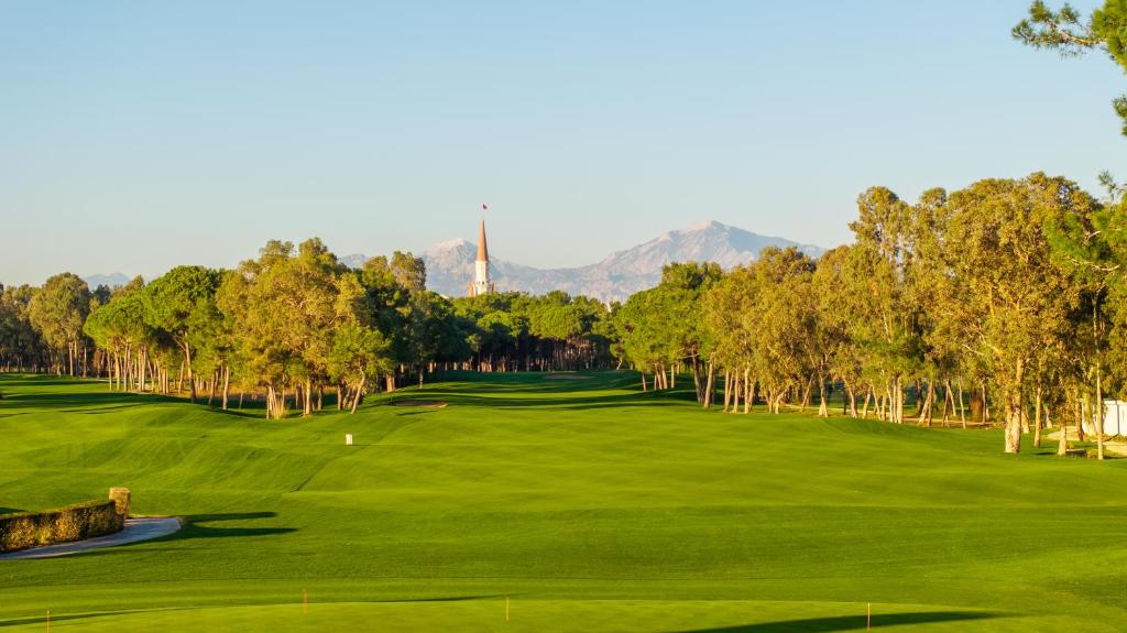 https://golftravelpeople.com/wp-content/uploads/2024/09/Kaya-Belek-Hotel-Kaya-Palazzo-Golf-Club-2.jpg