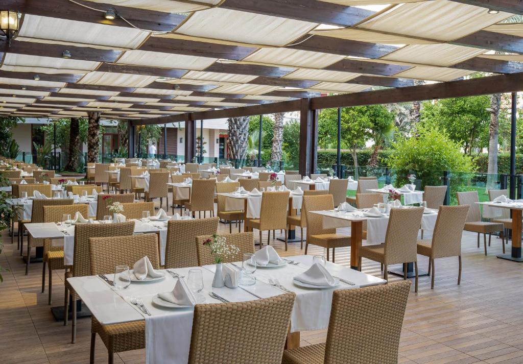 https://golftravelpeople.com/wp-content/uploads/2024/09/Kaya-Belek-Hotel-Restaurants-and-Bars-12.jpg