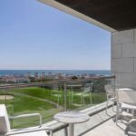 https://golftravelpeople.com/wp-content/uploads/2024/10/Crowne-Plaza-Caparica-Lisbon-Hotel-Bedrooms-Suites-and-Apartments-1-150x150.jpg