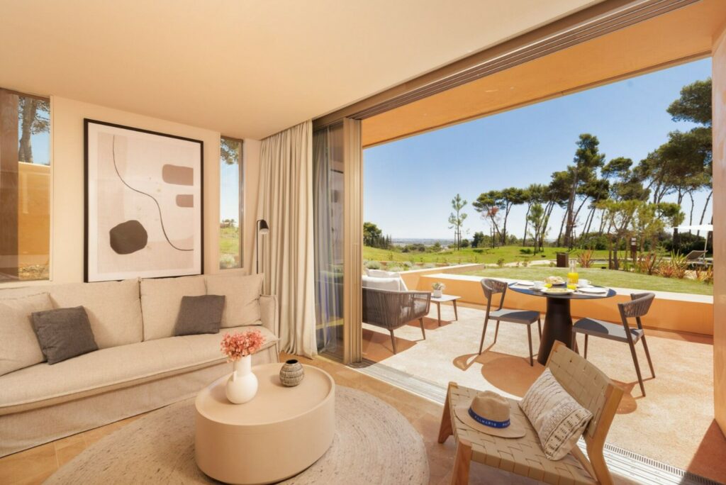 https://golftravelpeople.com/wp-content/uploads/2024/12/Palmares-Signature-Apartments-Lagos-Algarve-3-1024x684.jpg