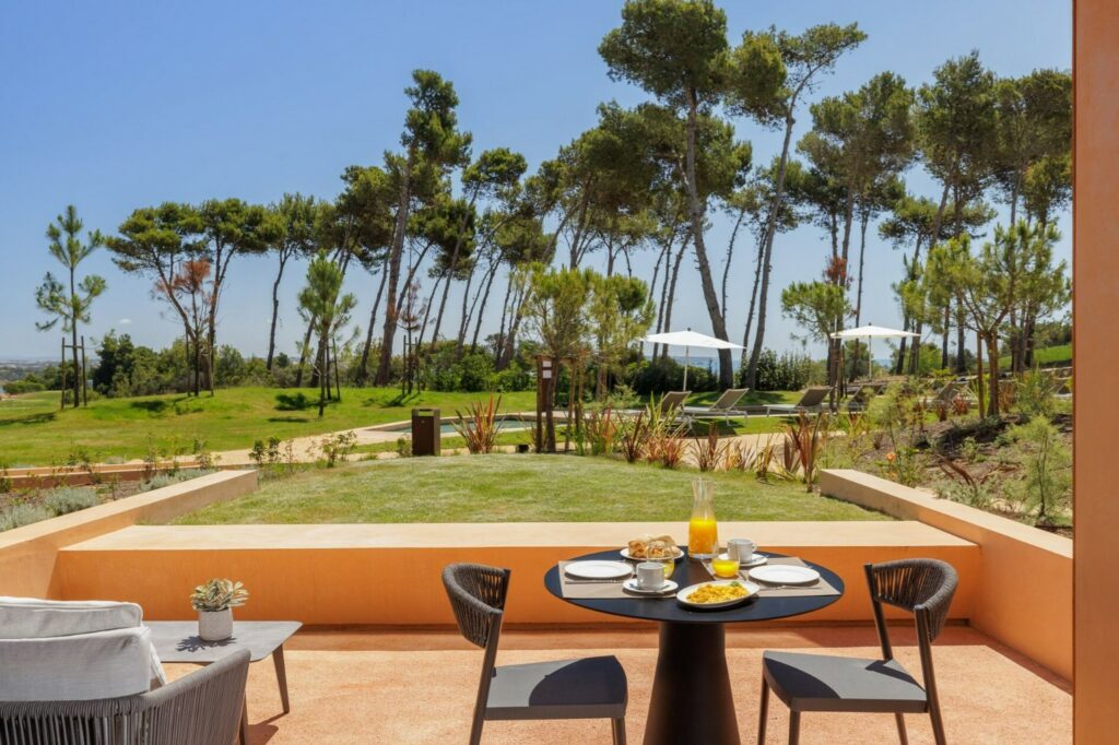 https://golftravelpeople.com/wp-content/uploads/2024/12/Palmares-Signature-Apartments-Lagos-Algarve-4-1024x682.jpg