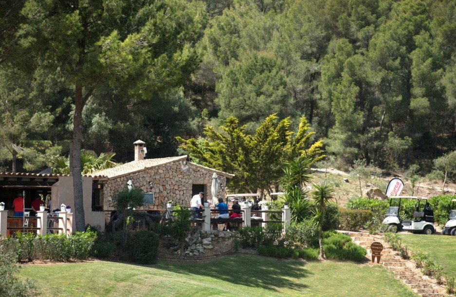 https://golftravelpeople.com/wp-content/uploads/2025/11/Golf-Andratx-Mallorca-3.jpg