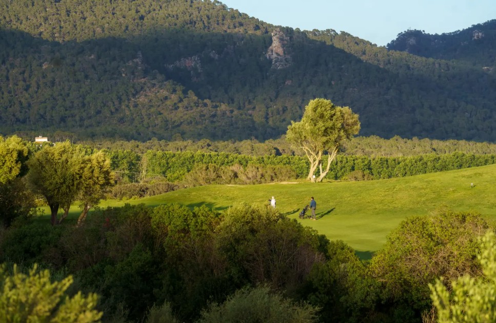 https://golftravelpeople.com/wp-content/uploads/2025/11/Golf-Pula-Mallorca.jpg
