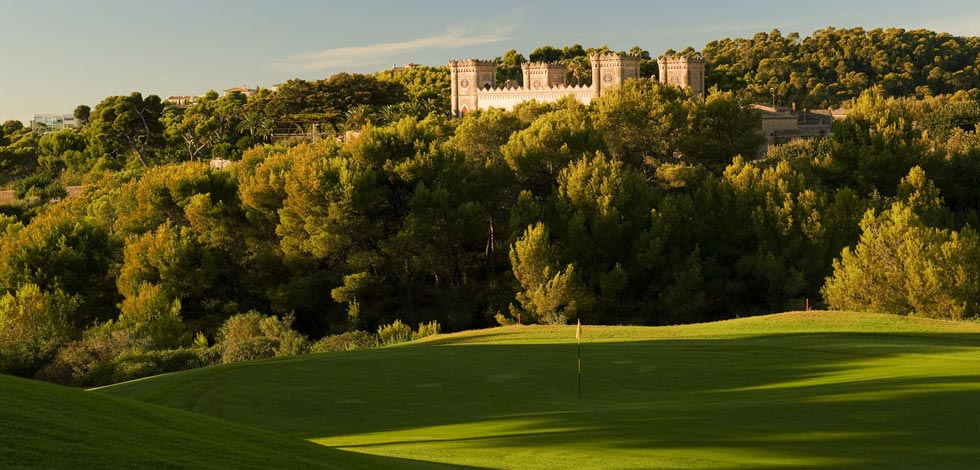 https://golftravelpeople.com/wp-content/uploads/2025/11/Real-Golf-Bendinat-Mallorca-main.jpg