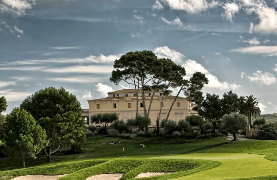 https://golftravelpeople.com/wp-content/uploads/2025/11/Son-Gual-Golf-Mallorca-1.jpg