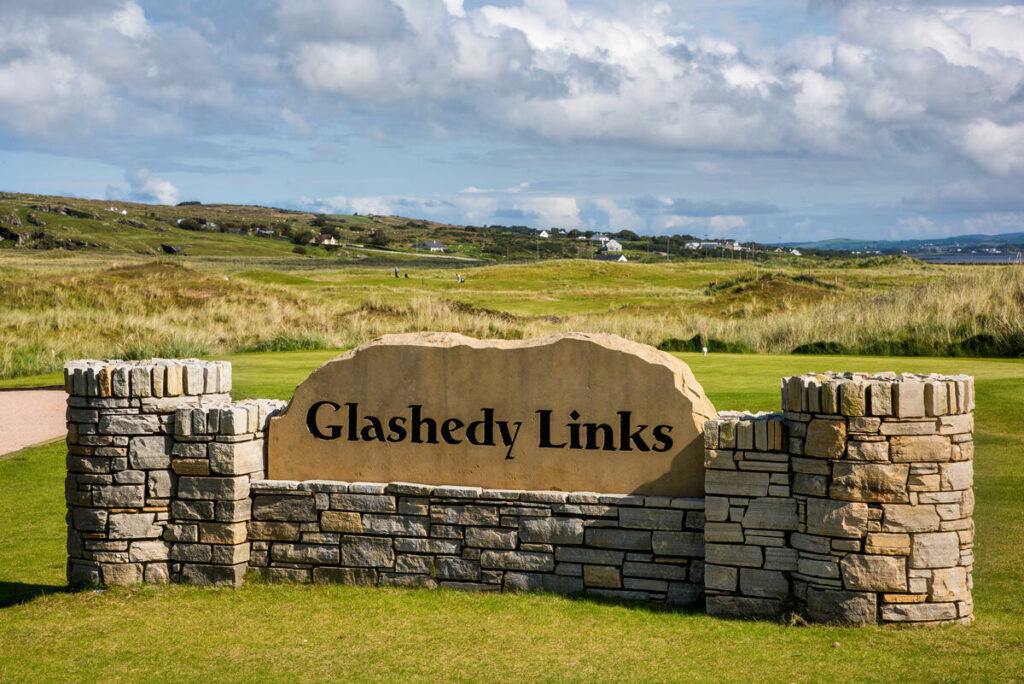 https://golftravelpeople.com/wp-content/uploads/2025/12/Ballyliffin-Golf-Course_TI72L4J-1024x684.jpg
