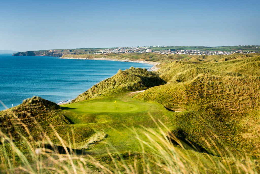 https://golftravelpeople.com/wp-content/uploads/2025/12/Cliff-Coast-Ballybunion-Cashen-Course_TI72LBJ-1024x684.jpg