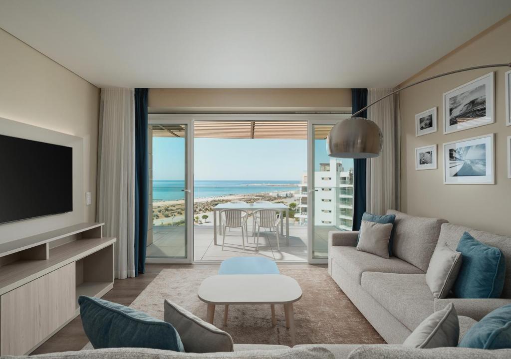 https://golftravelpeople.com/wp-content/uploads/2026/01/Dom-Pedro-Residences-Vilamoura-Rooms-Apartments-Suites-22.jpg
