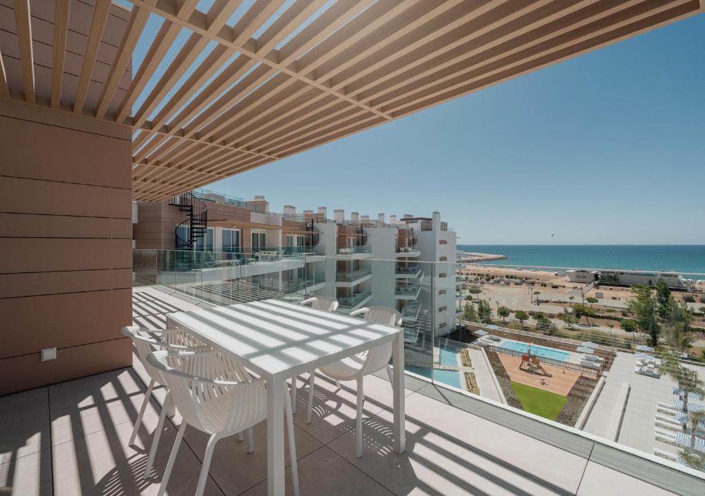 https://golftravelpeople.com/wp-content/uploads/2026/01/Dom-Pedro-Residences-Vilamoura-Rooms-Apartments-Suites-25.jpg