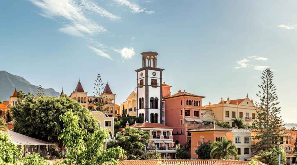 Hotel Bahia del Duque 5*