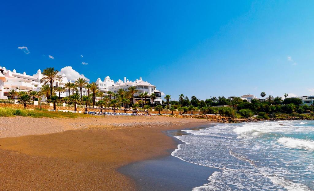H10 Estepona Palace 4*