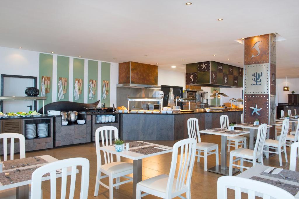 Iberostar Waves Bouganville Playa 4*