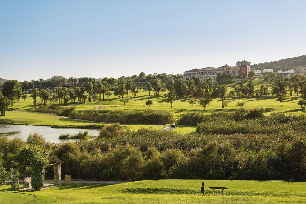 La Finca Resort 5*